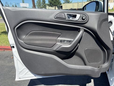 Used 2015 Ford Fiesta SE w/ Equipment Group 201A FWD image 27