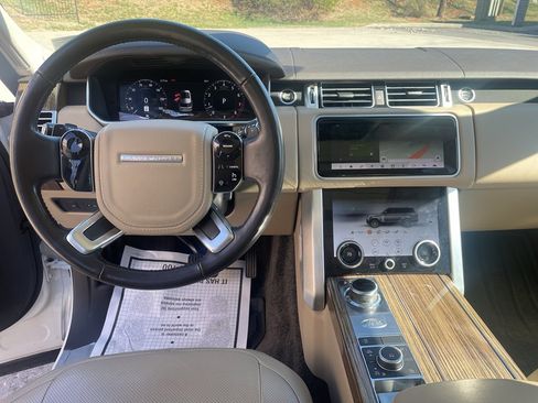 Used 2018 Land Rover Range Rover HSE image 30