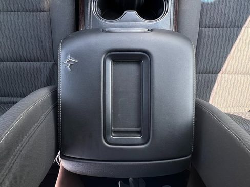 Used 2017 GMC Yukon SLE w/ SLE Value Package image 29