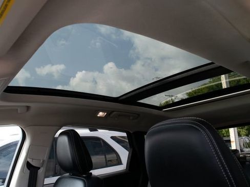 Used 2022 Ford Escape Titanium w/ Class II Trailer Tow Package image 15