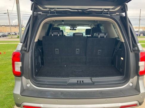 Used 2024 Ford Expedition XLT AWD/4WD image 18