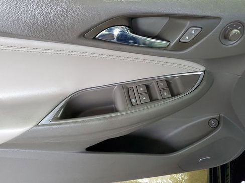 Used 2017 Chevrolet Cruze Premier image 20