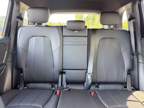 Certified 2025 Mercedes-Benz GLB 250 image 28