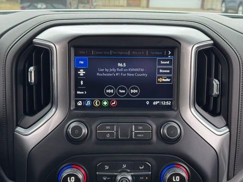 Used 2019 Chevrolet Silverado 1500 LT w/ All-Star Edition AWD/4WD image 3