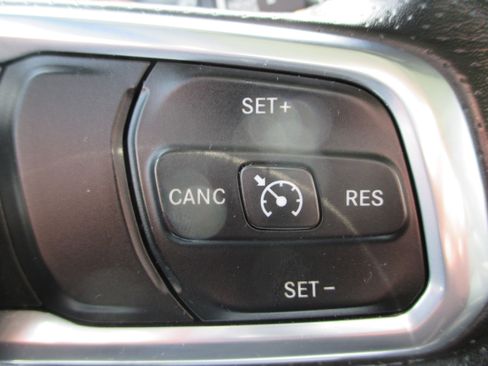 Used 2021 Jeep Gladiator Mojave w/ Cold Weather Group AWD/4WD image 22