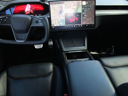 Used 2022 Tesla Model S AWD image 26