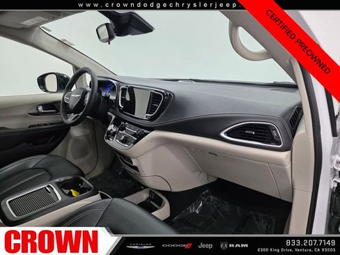 Certified 2024 Chrysler Pacifica Select image 14