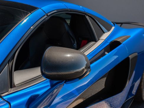 Used 2018 McLaren 570S Spider RWD image 31