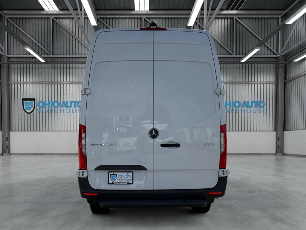 Used 2024 Mercedes-Benz Sprinter 3500 image 7