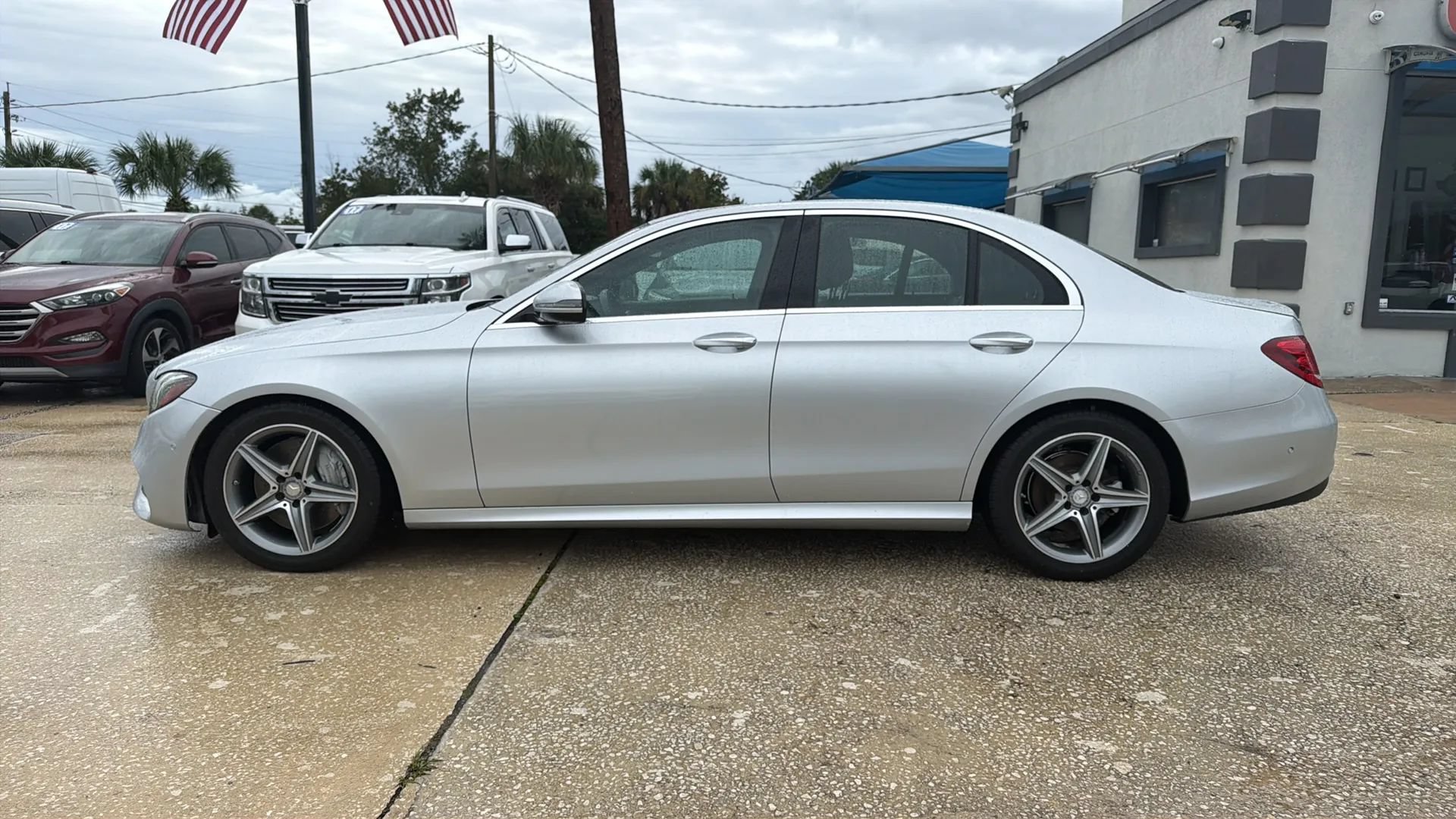 Used 2017 Mercedes-Benz E 300 image 2
