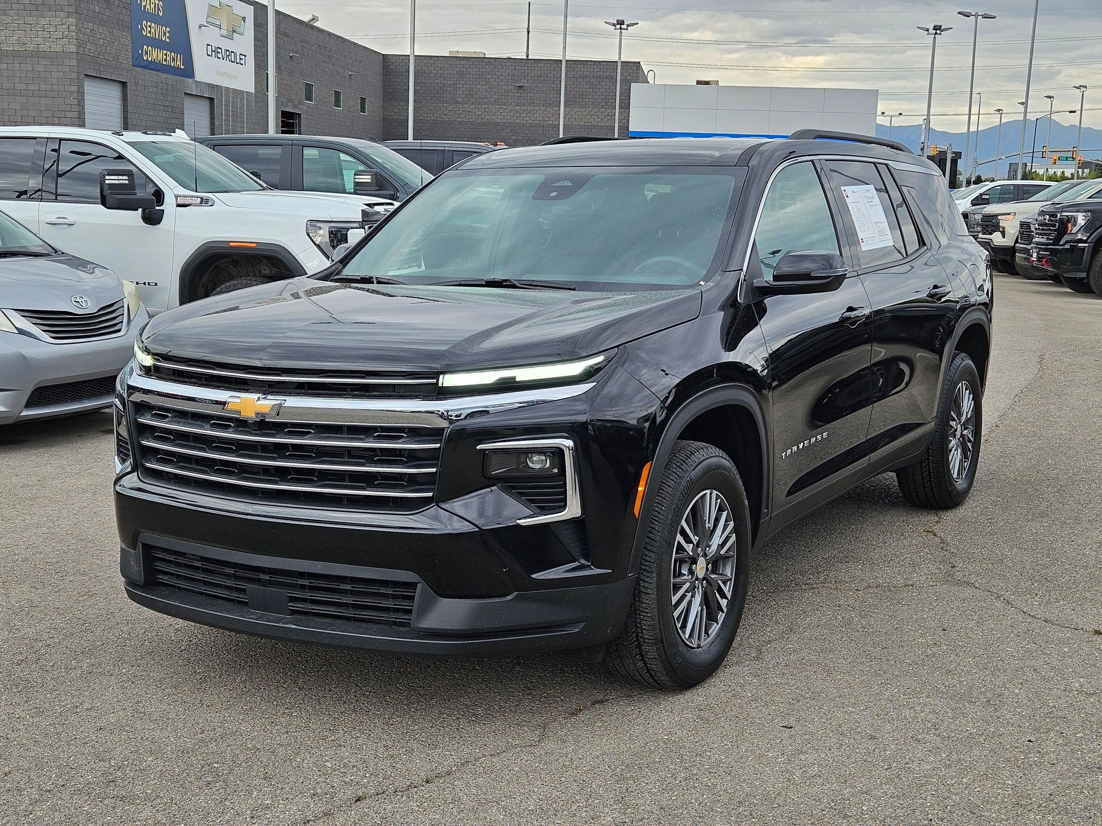Used 2026 Chevrolet Traverse LT AWD/4WD image 8