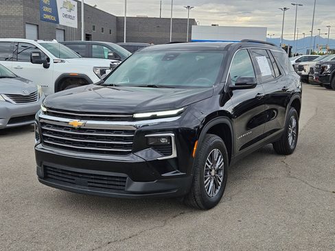 Used 2026 Chevrolet Traverse LT AWD/4WD image 8