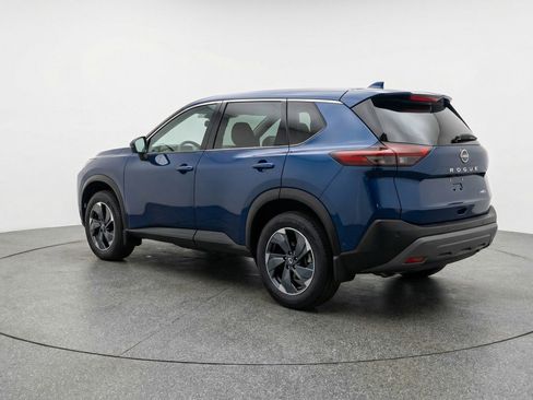 Used 2025 Nissan Rogue SV AWD/4WD image 6