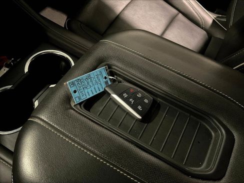 Used 2023 Chevrolet Suburban Premier AWD/4WD image 35