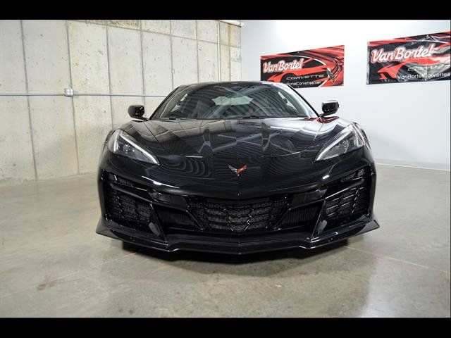 Used 2024 Chevrolet Corvette Z06 RWD image 3