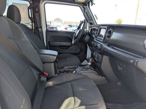 Used 2023 Jeep Wrangler Unlimited AWD/4WD image 34