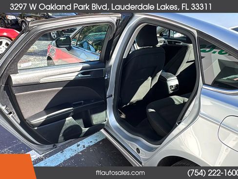 Used 2019 Ford Fusion SE image 24