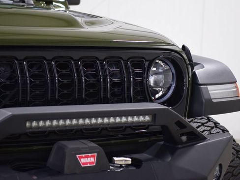 Used 2024 Jeep Wrangler Unlimited Sport AWD/4WD image 9