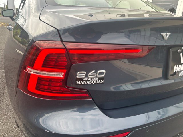 Used 2022 Volvo S60 B5 Momentum w/ Climate Package FWD image 10