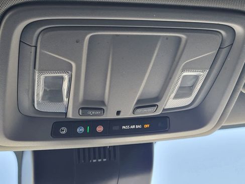 Used 2022 Chevrolet Silverado 1500 LT w/ Z71 Off-Road Package AWD/4WD image 24