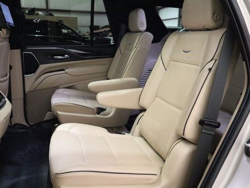 Used 2021 Cadillac Escalade Premium Luxury w/ LPO, Illumination Package AWD/4WD image 57