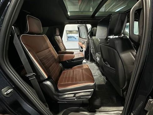 Certified 2024 GMC Yukon Denali Ultimate image 13