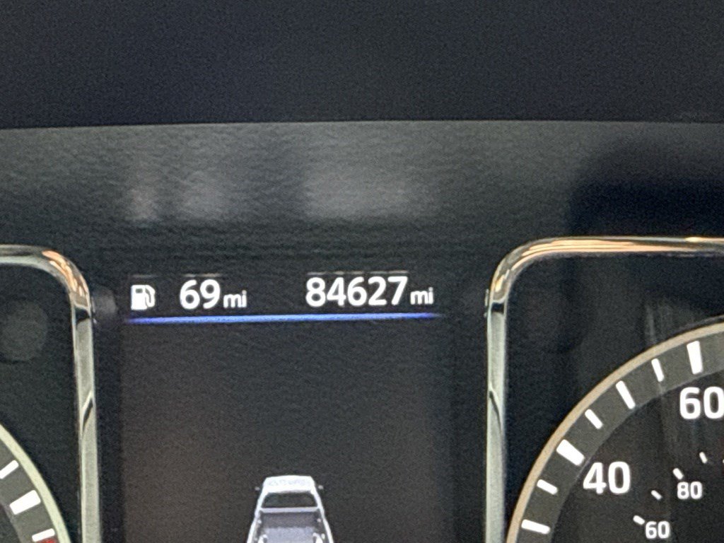 Used 2019 Nissan Titan SV AWD/4WD image 18