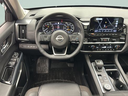Used 2024 Nissan Pathfinder SL w/ SL Premium Package AWD/4WD image 11