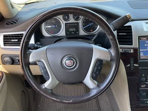 Used 2013 Cadillac Escalade AWD image 11