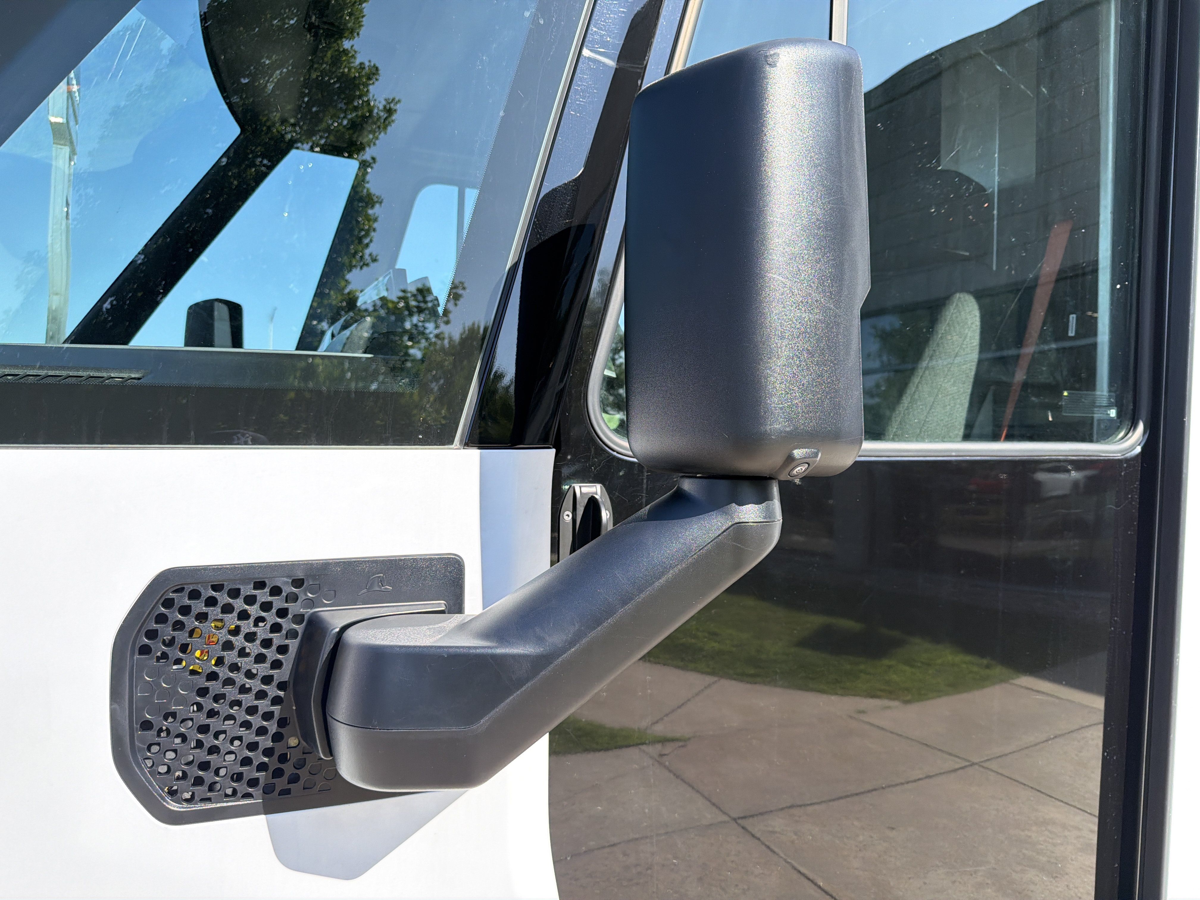 Used 2024 Chevrolet Brightdrop 600 w/ Commercial Equipment Package AWD/4WD image 12