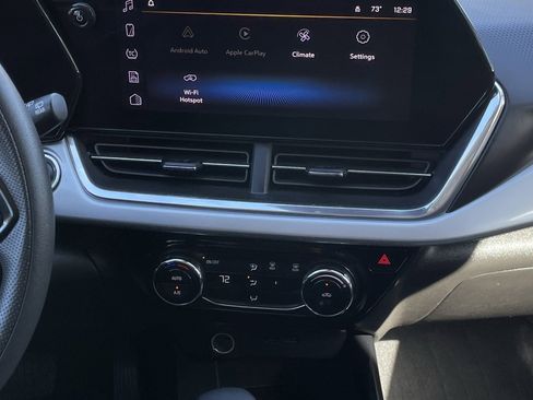 Used 2025 Chevrolet Trax LT image 17