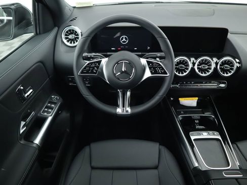 Certified 2025 Mercedes-Benz GLA 250 image 10