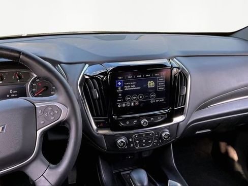 Used 2023 Chevrolet Traverse LT AWD/4WD image 9