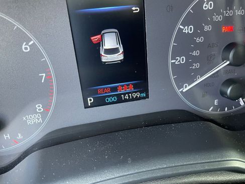 Used 2025 Toyota Corolla Cross LE image 39