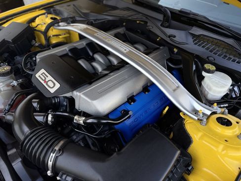 Used 2017 Ford Mustang GT Premium RWD image 27