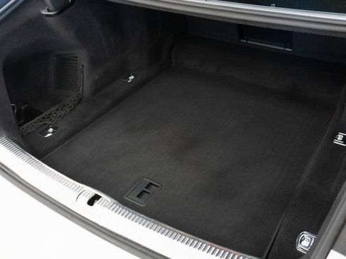 Used 2021 Audi A8 L 4.0T image 16