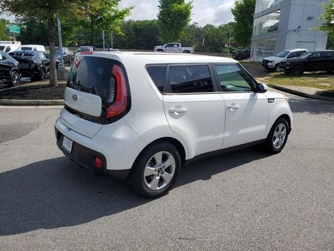 Used 2018 Kia Soul FWD image 3