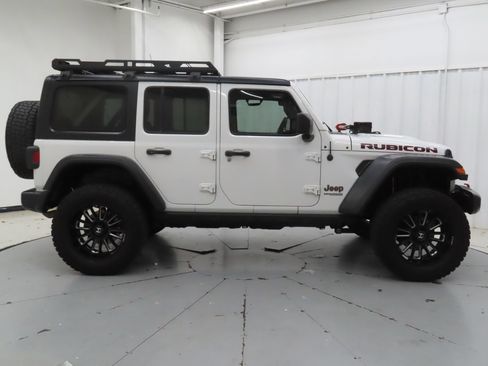 Used 2019 Jeep Wrangler Unlimited Rubicon AWD/4WD image 2