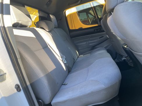 Used 2013 Toyota Tacoma PreRunner image 19