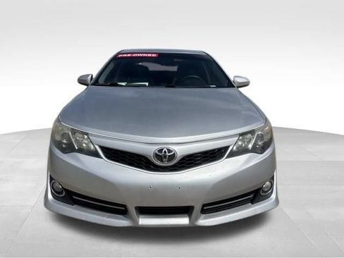 Used 2012 Toyota Camry SE FWD image 4
