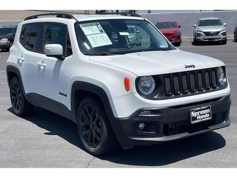 Used 2017 Jeep Renegade Altitude FWD image 8