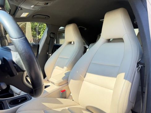 Used 2017 Mercedes-Benz CLA 250 image 10