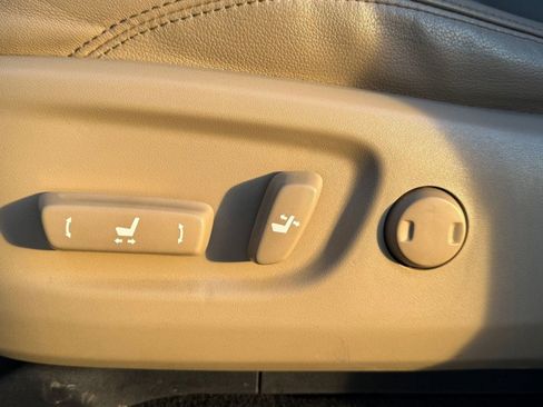 Used 2016 Toyota 4Runner Limited image 13