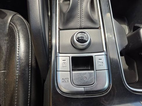 Used 2020 Kia Telluride LX FWD image 26
