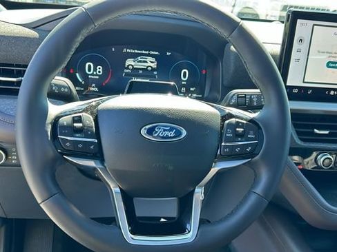 New 2026 Ford Explorer Platinum image 21