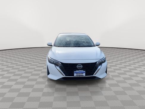 Used 2024 Nissan Sentra SV FWD image 2