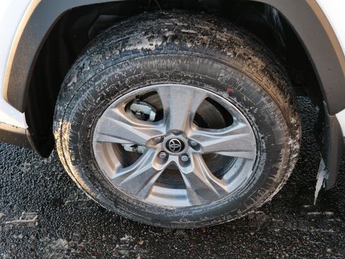 Certified 2025 Toyota RAV4 LE image 15