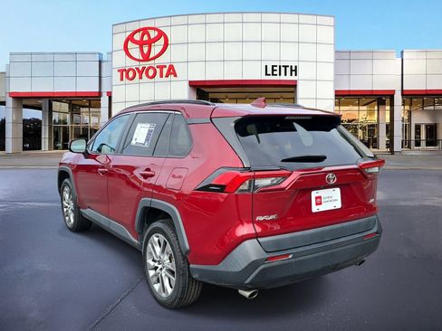 Certified 2022 Toyota RAV4 XLE Premium image 7