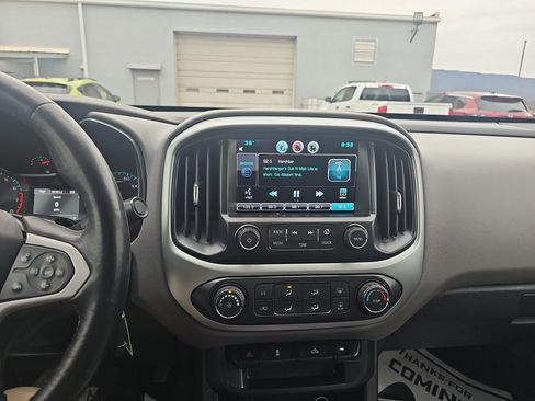 Used 2015 Chevrolet Colorado LT w/ LT Convenience Package image 24