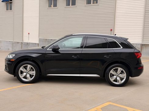 Used 2018 Audi Q5 2.0T Premium Plus w/ Premium Plus Package AWD/4WD image 6
